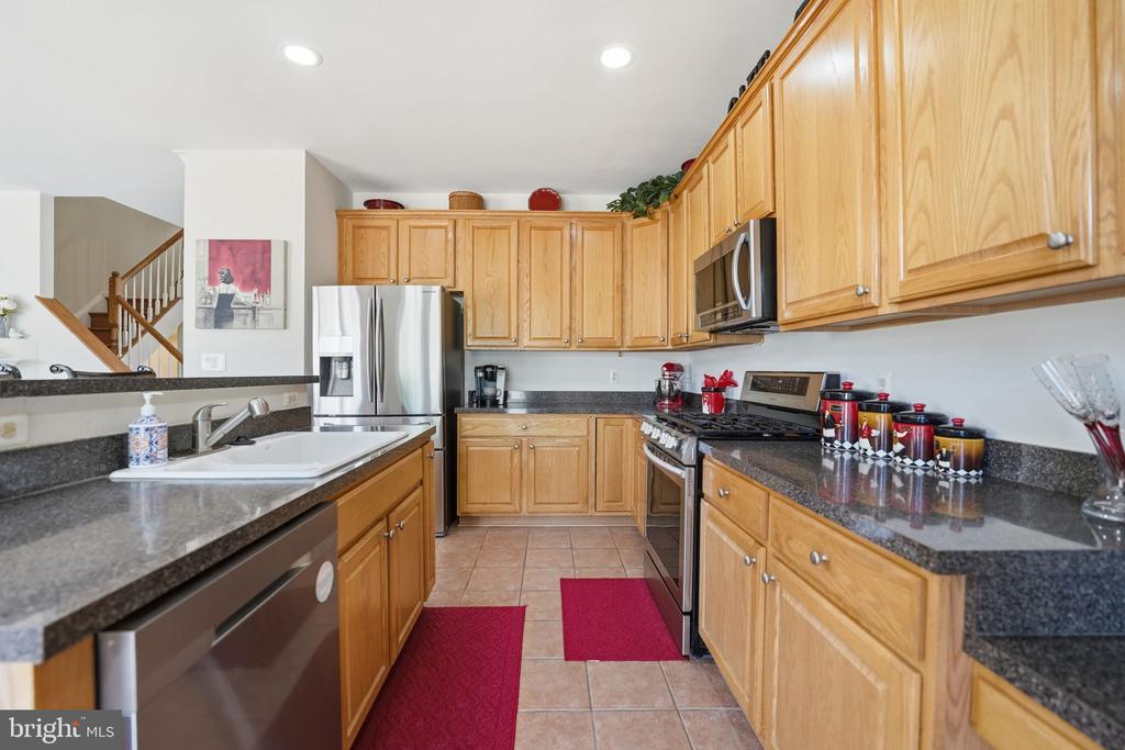 803 KENDRA TERRACE NE
