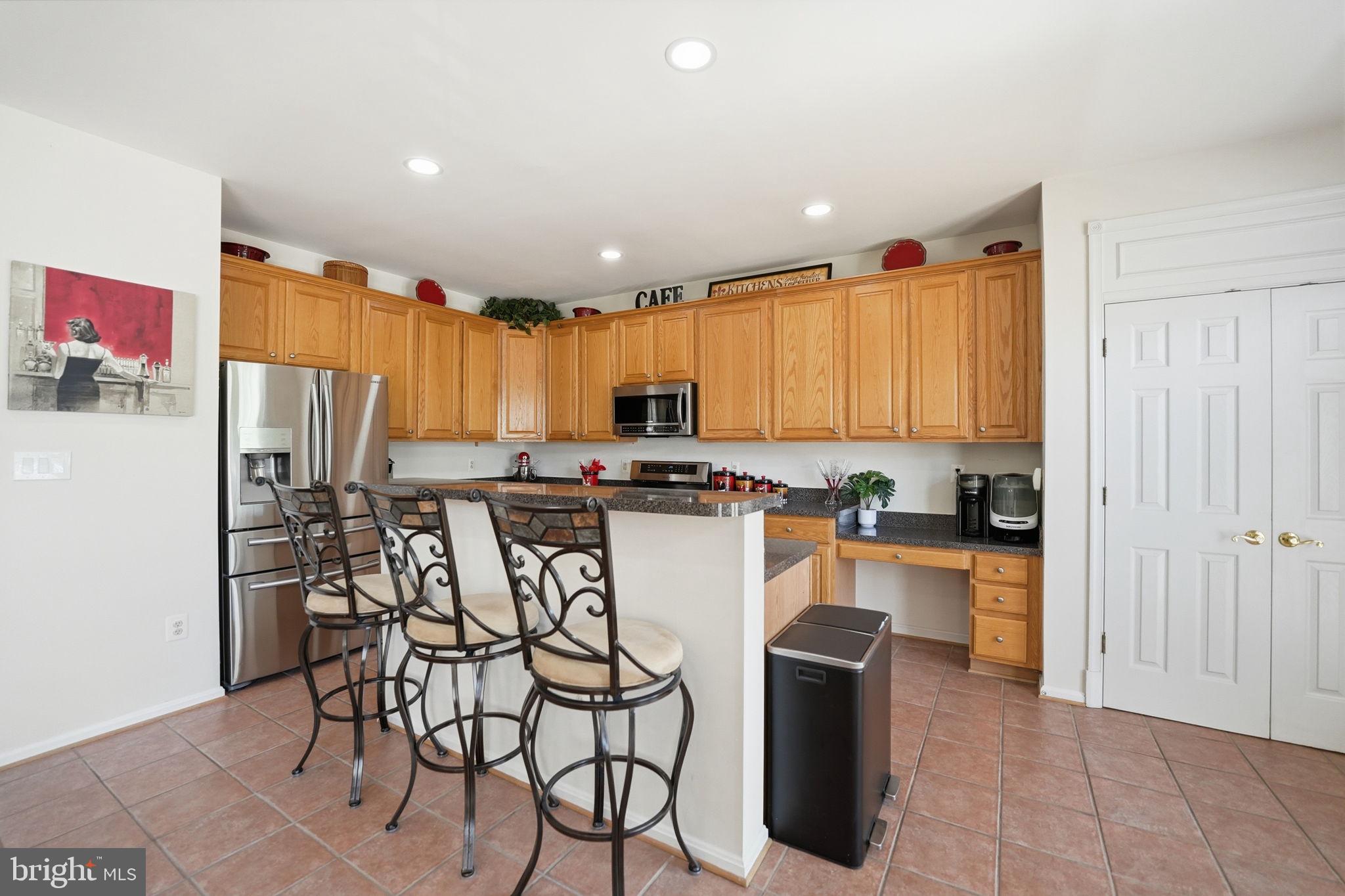 803 KENDRA TERRACE NE