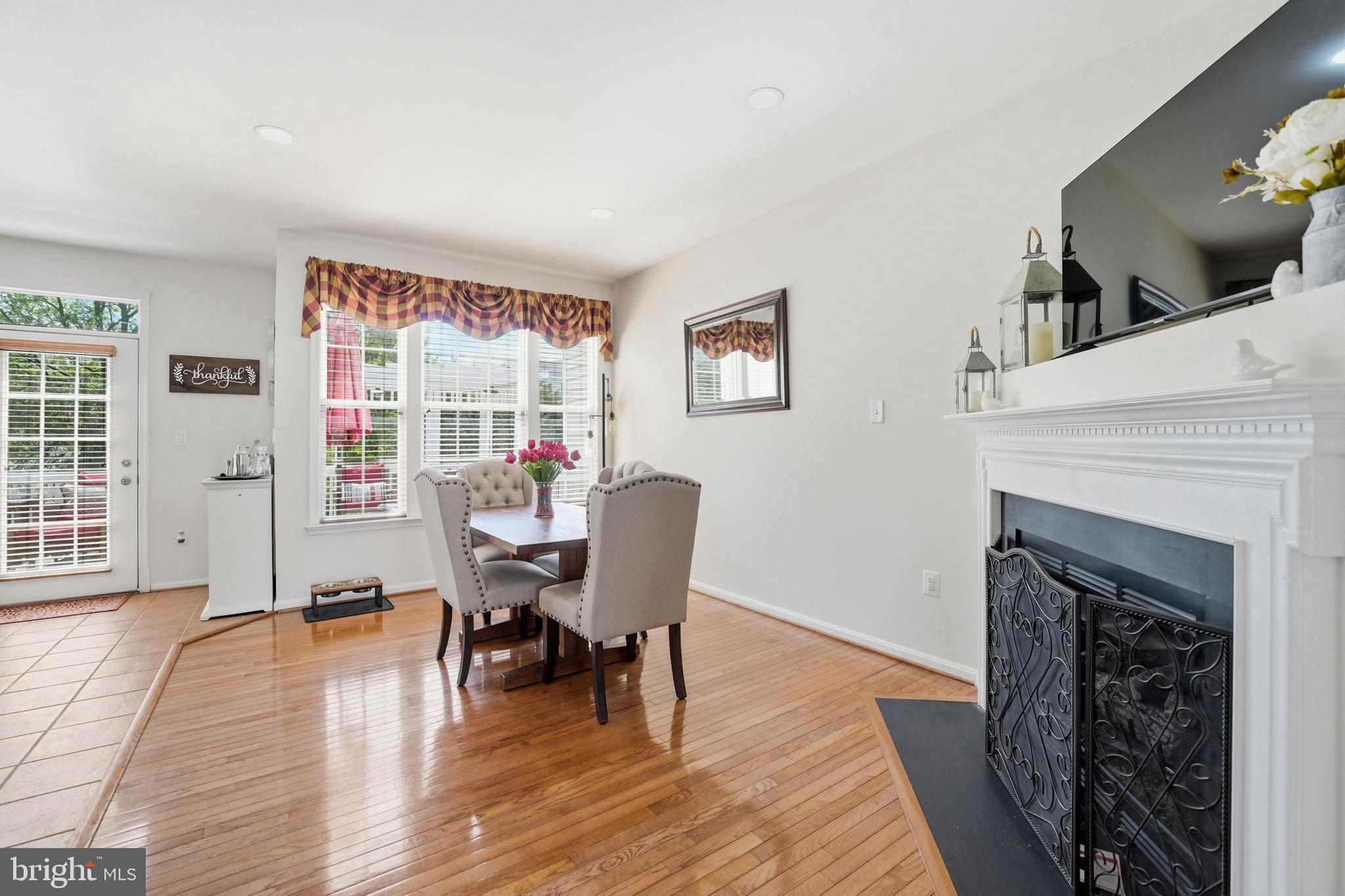 803 KENDRA TERRACE NE