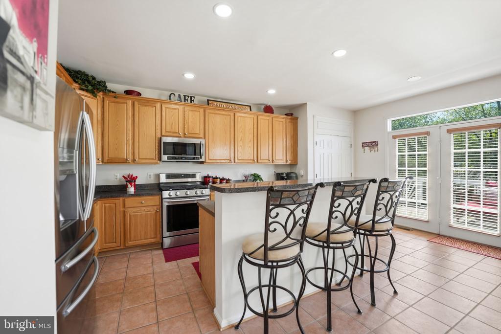 803 KENDRA TERRACE NE