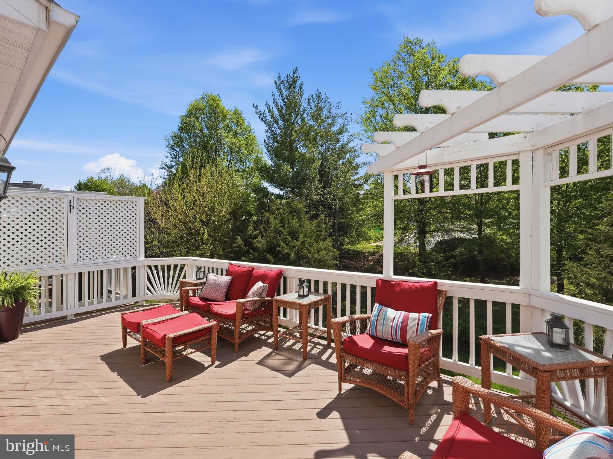 803 KENDRA TERRACE NE