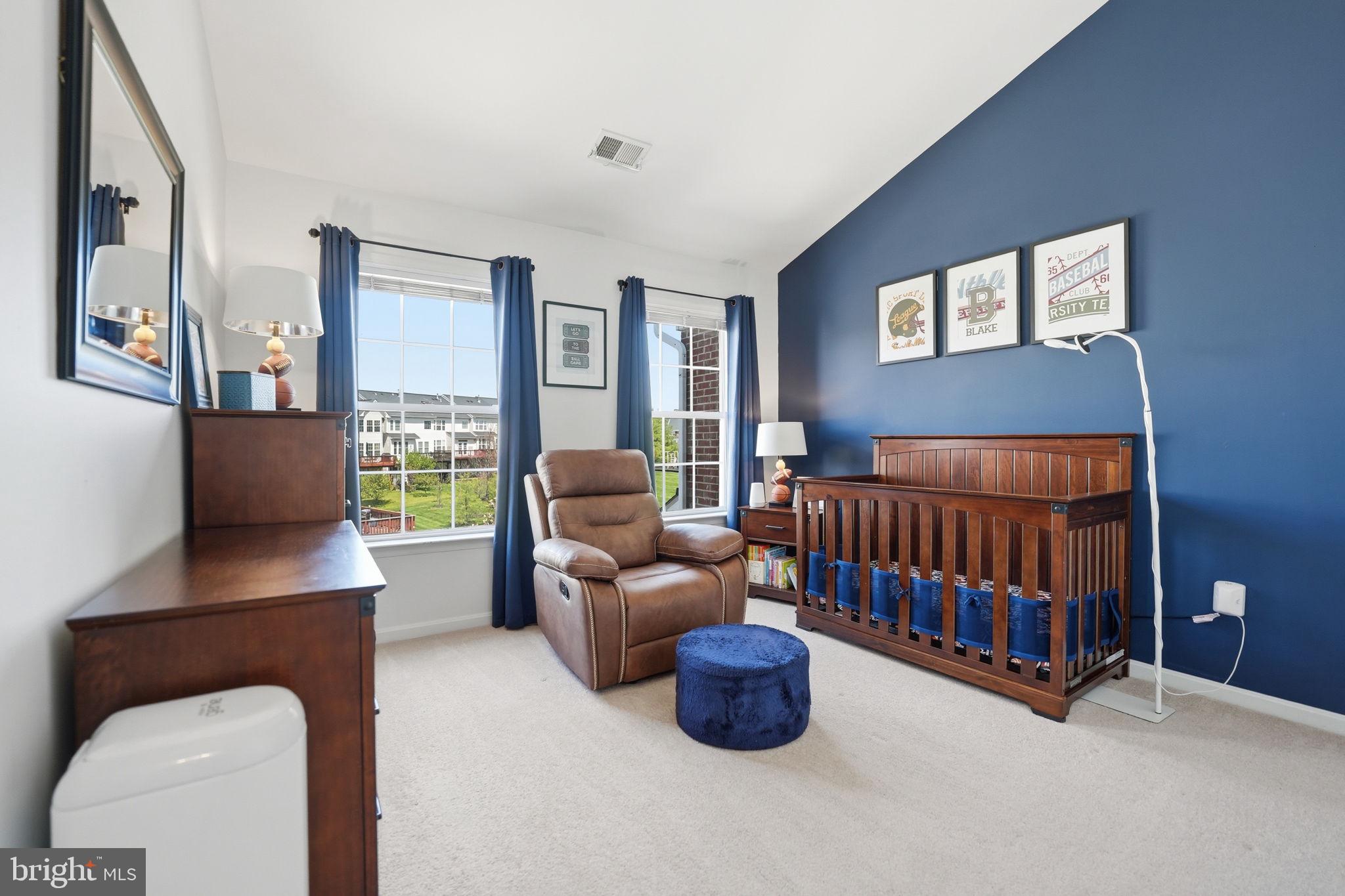 803 KENDRA TERRACE NE