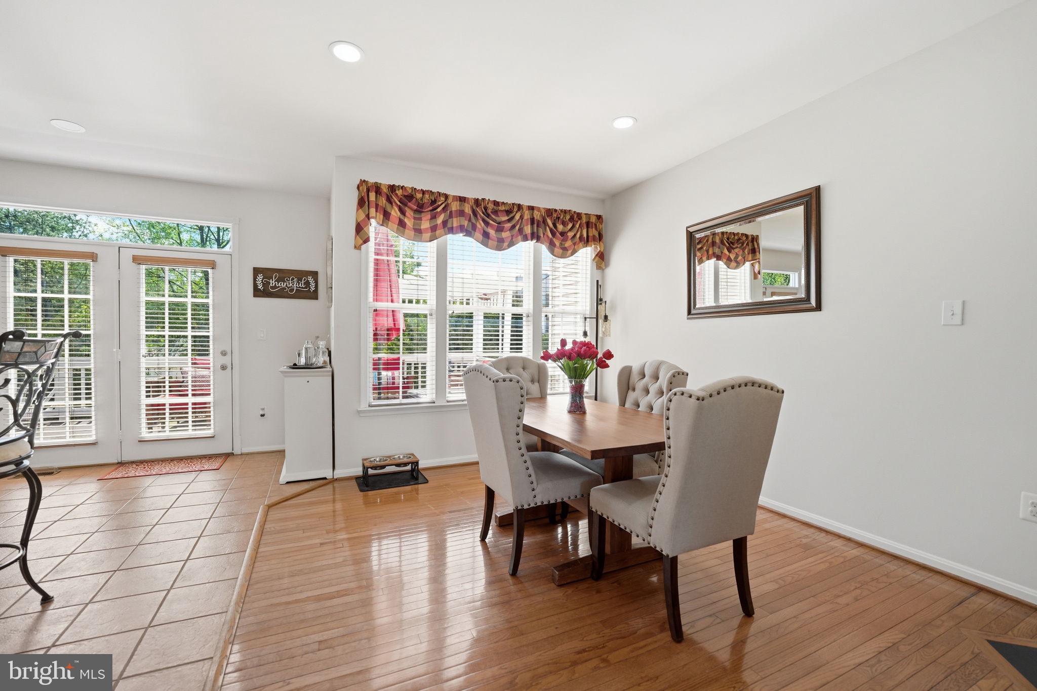 803 KENDRA TERRACE NE