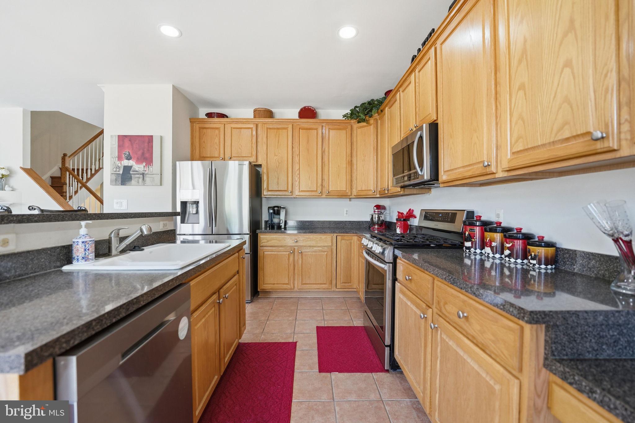 803 KENDRA TERRACE NE