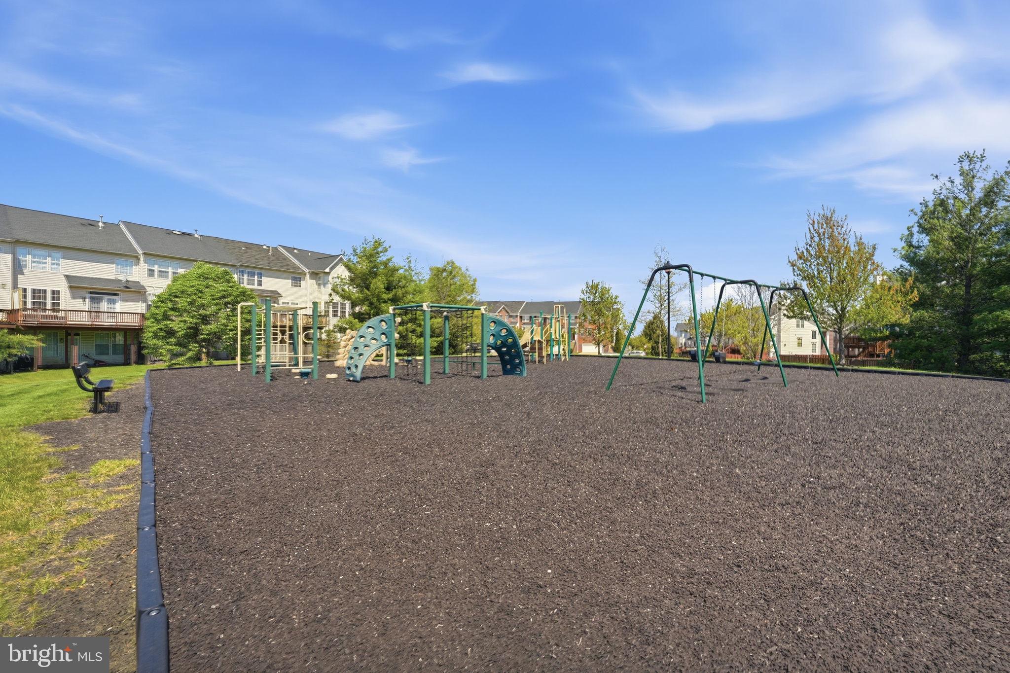 803 KENDRA TERRACE NE