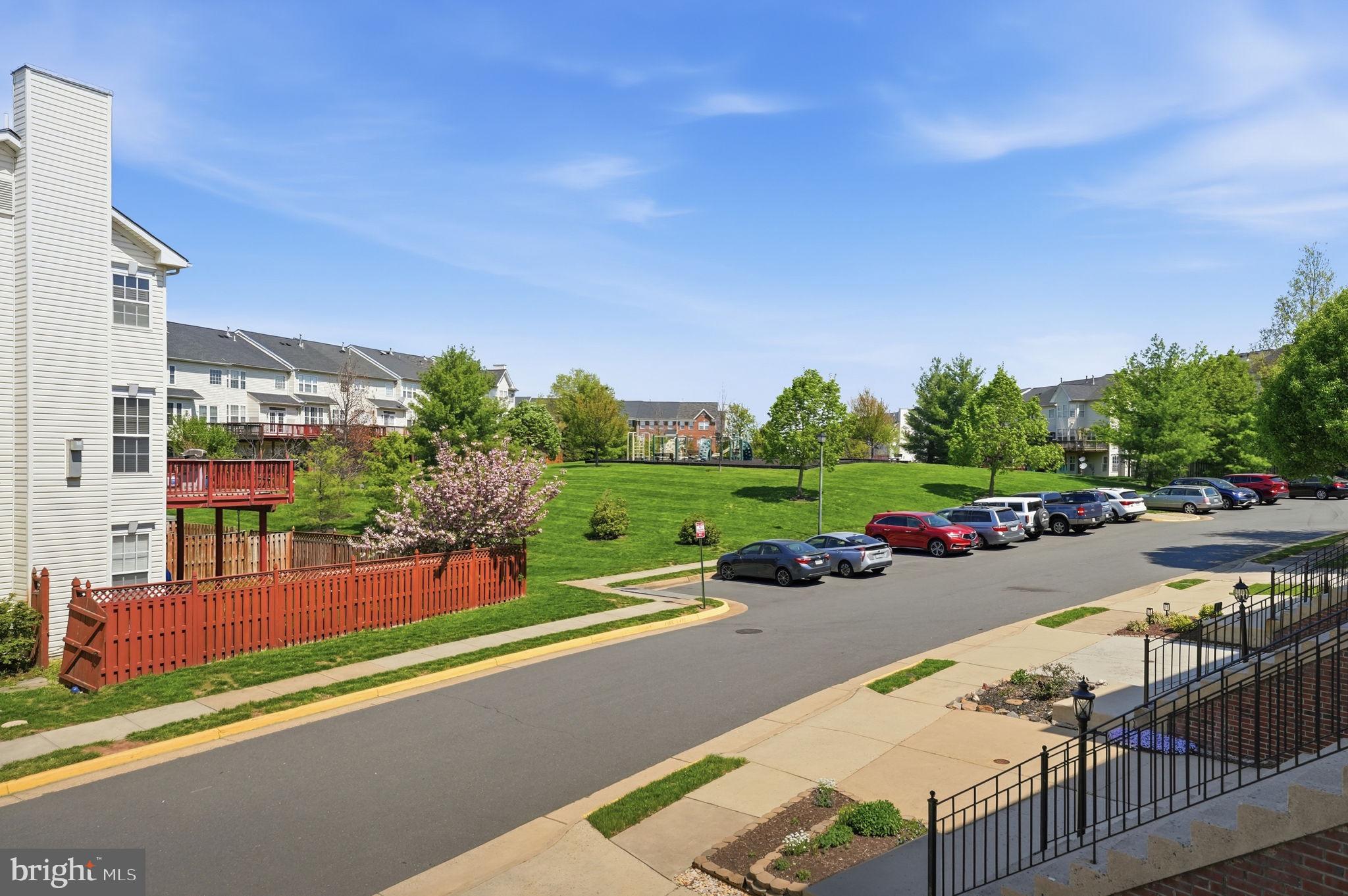 803 KENDRA TERRACE NE