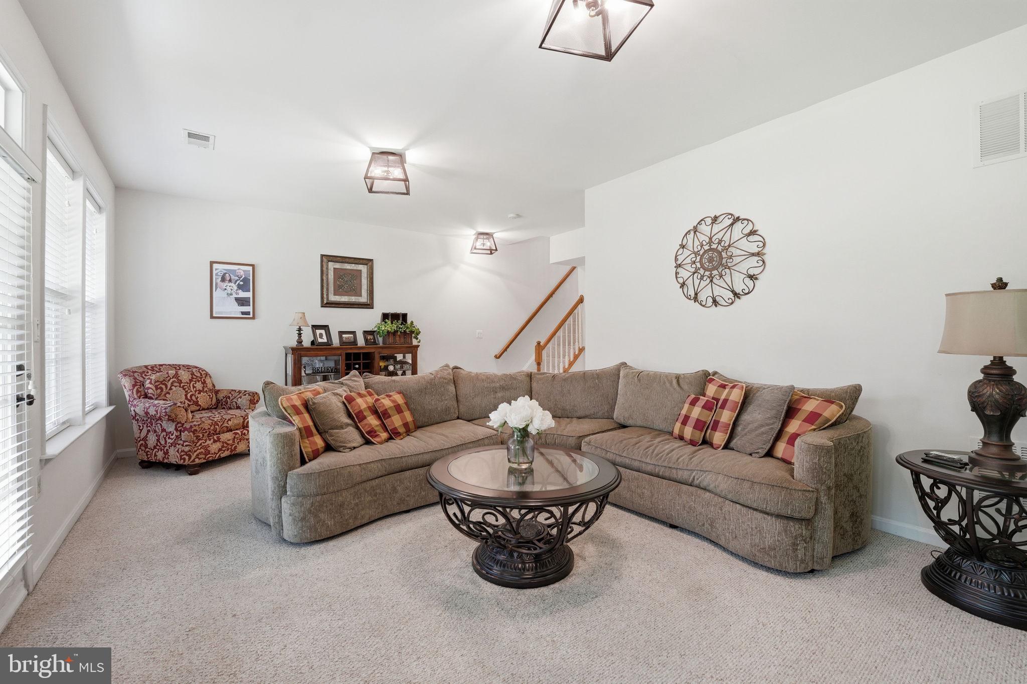 803 KENDRA TERRACE NE