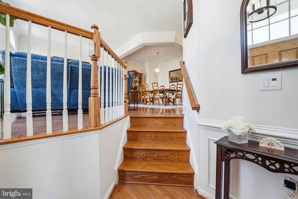 803 KENDRA TERRACE NE