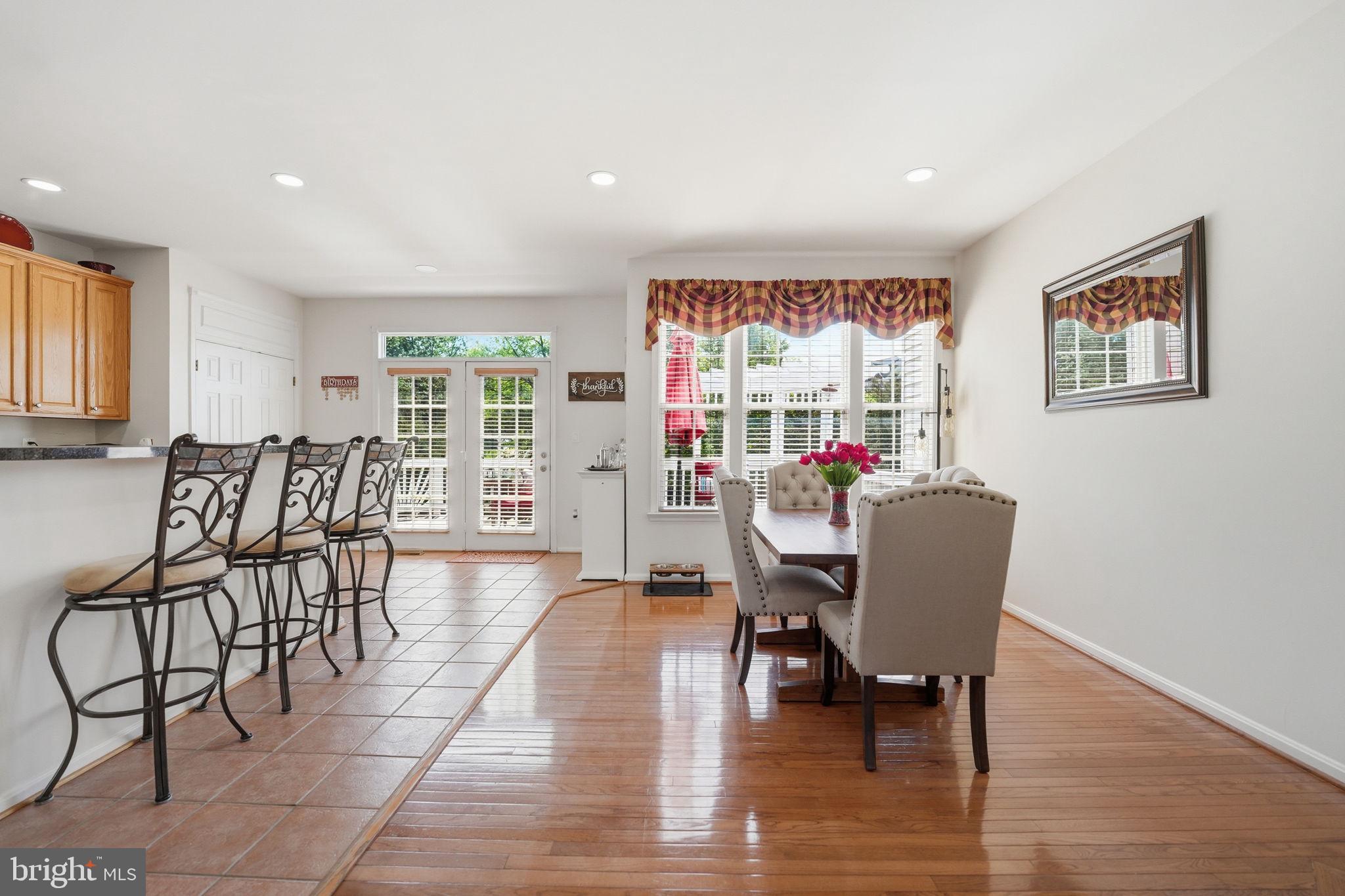 803 KENDRA TERRACE NE