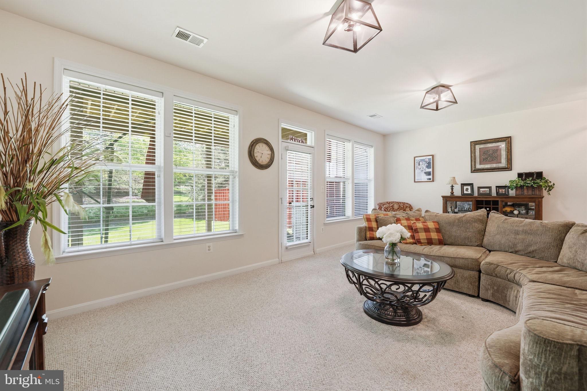 803 KENDRA TERRACE NE