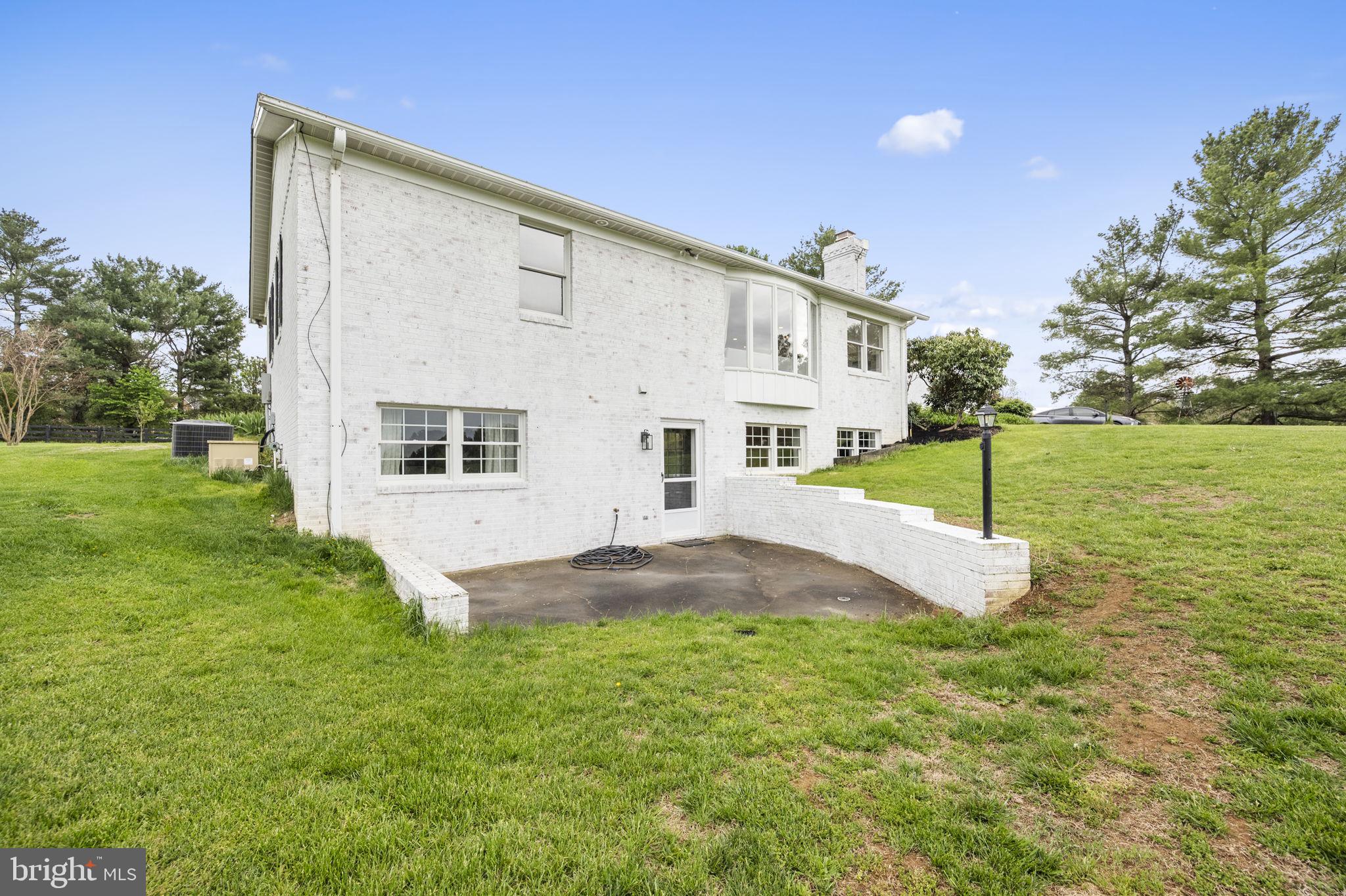 16045 HAMILTON STATION ROAD