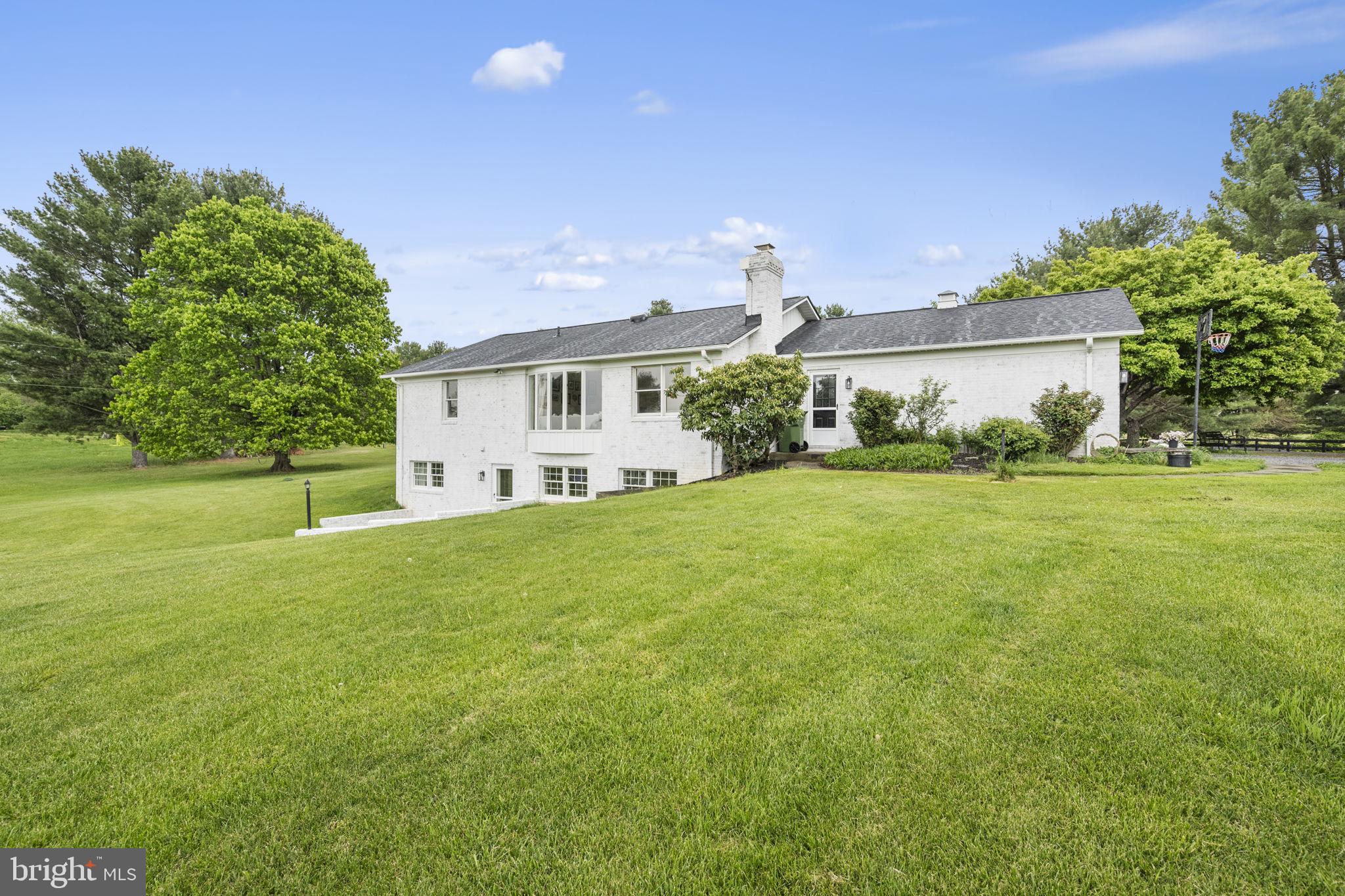 16045 HAMILTON STATION ROAD