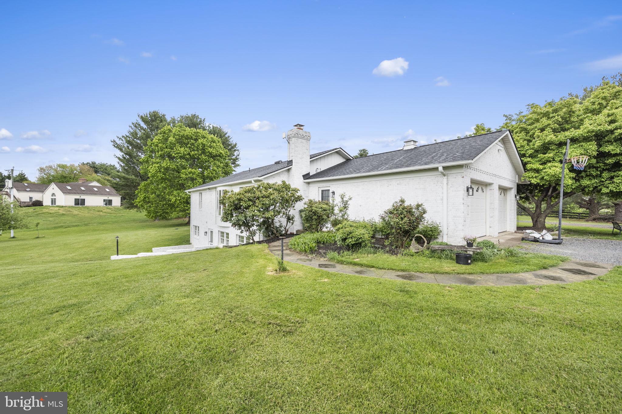 16045 HAMILTON STATION ROAD