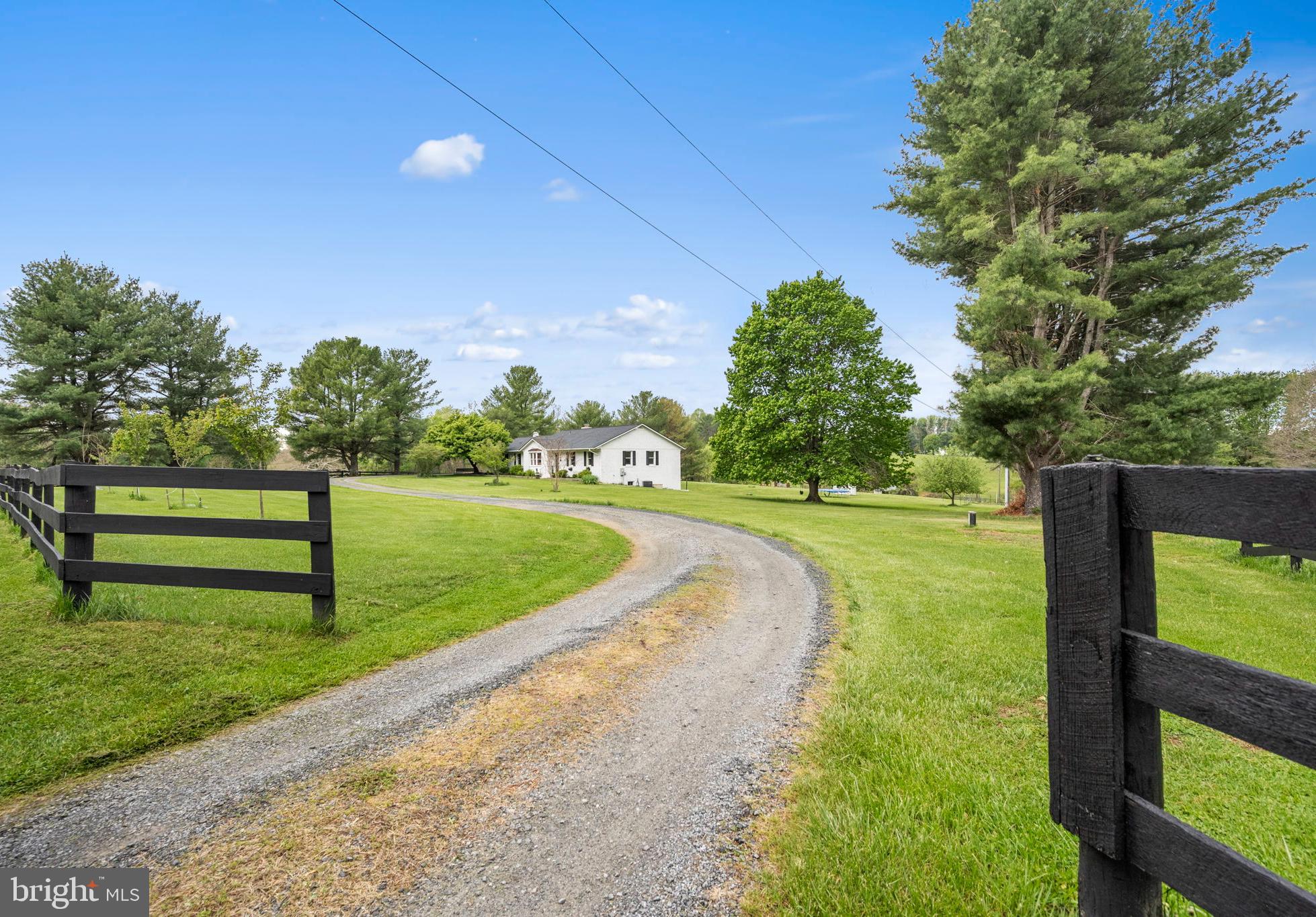 16045 HAMILTON STATION ROAD