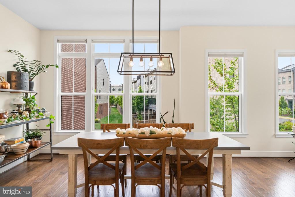 23070 SULLIVANS COVE