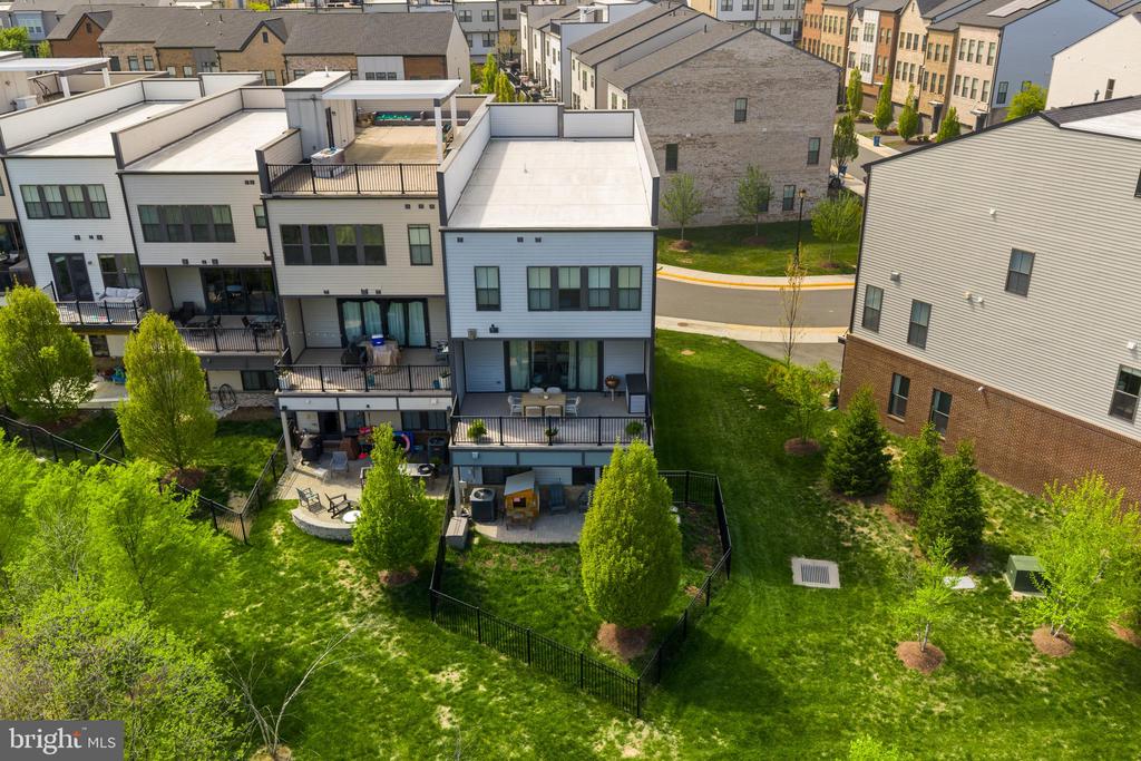 23070 SULLIVANS COVE