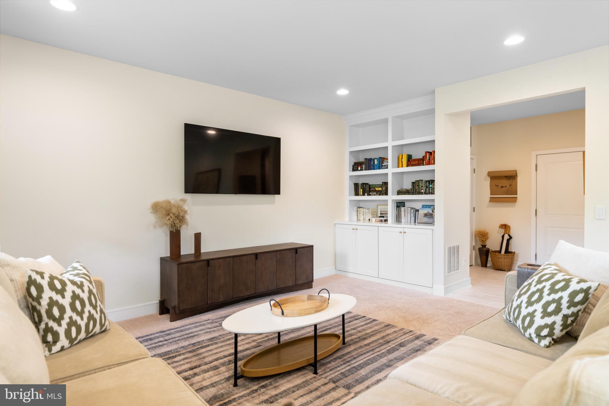 23070 SULLIVANS COVE