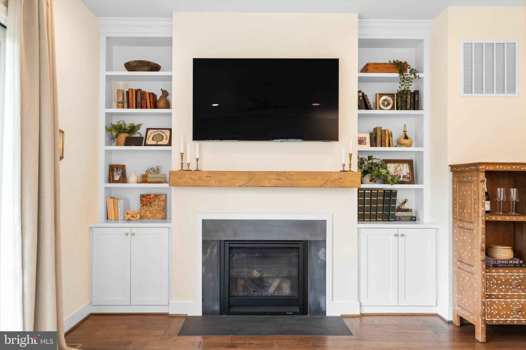 23070 SULLIVANS COVE