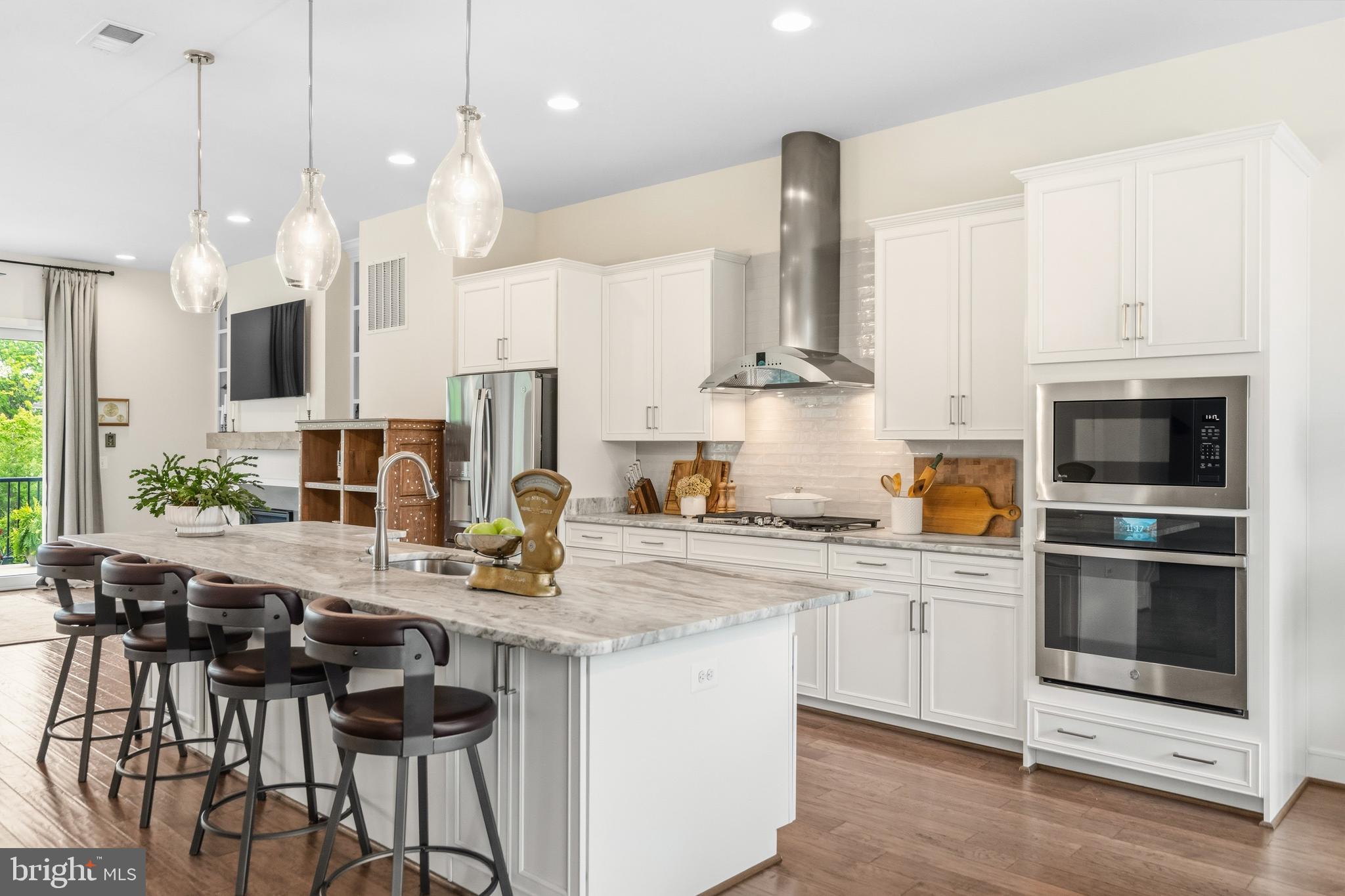 23070 SULLIVANS COVE