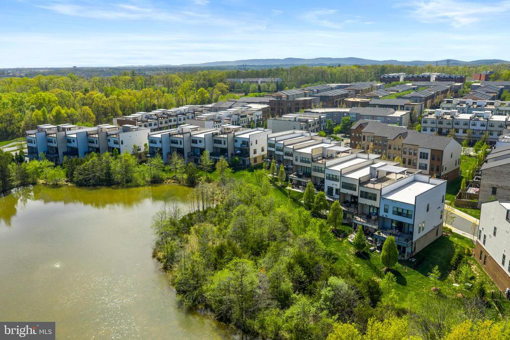 23070 SULLIVANS COVE