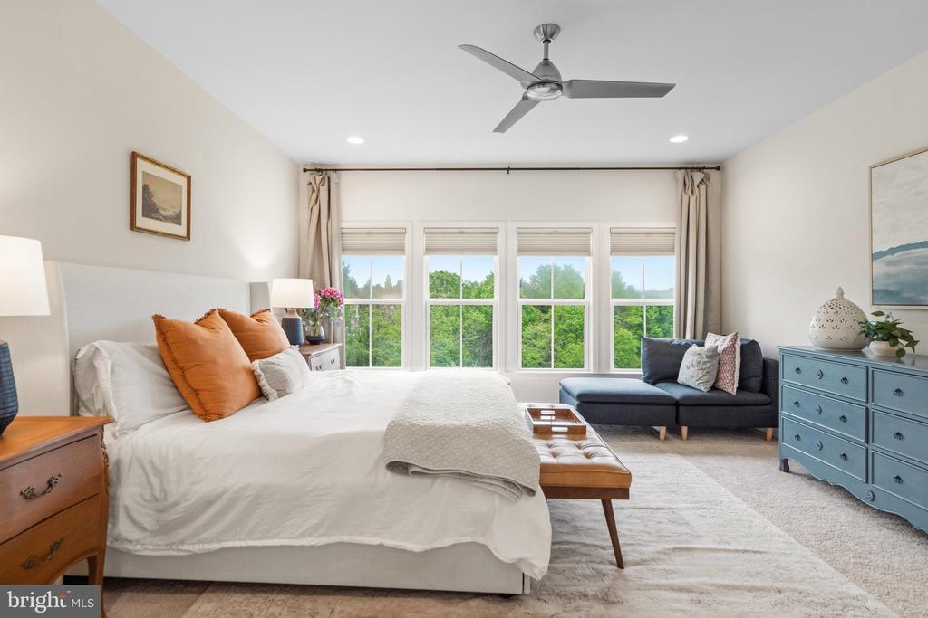 23070 SULLIVANS COVE