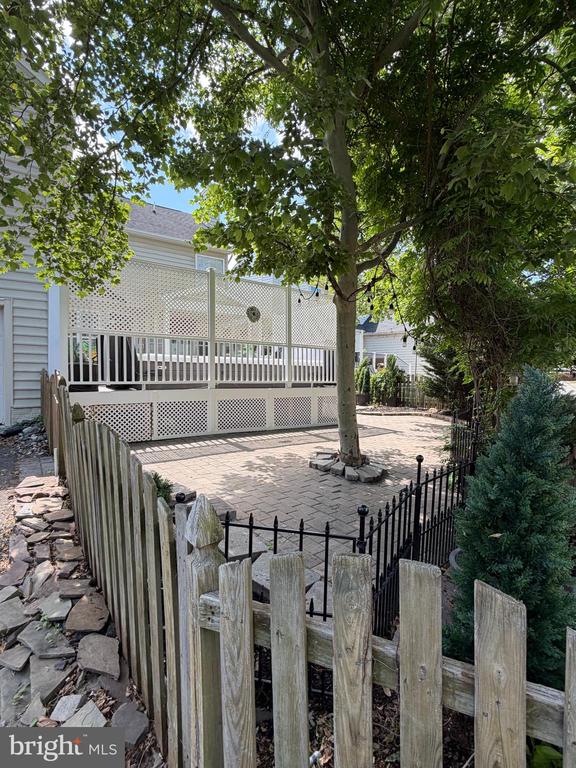 25484 HEATHFIELD CIRCLE