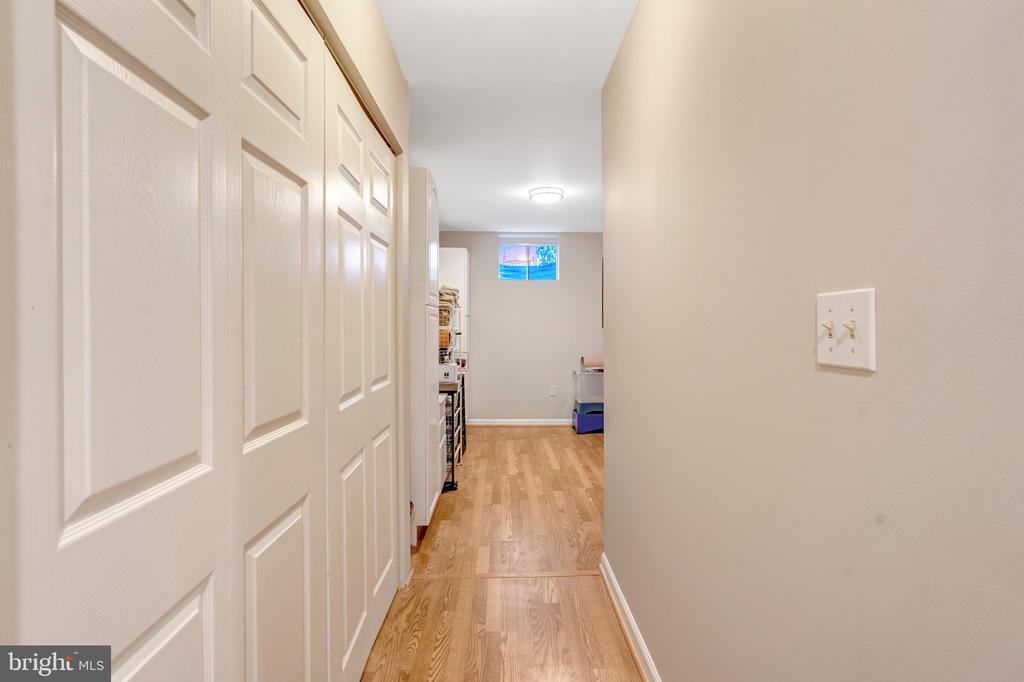 25484 HEATHFIELD CIRCLE