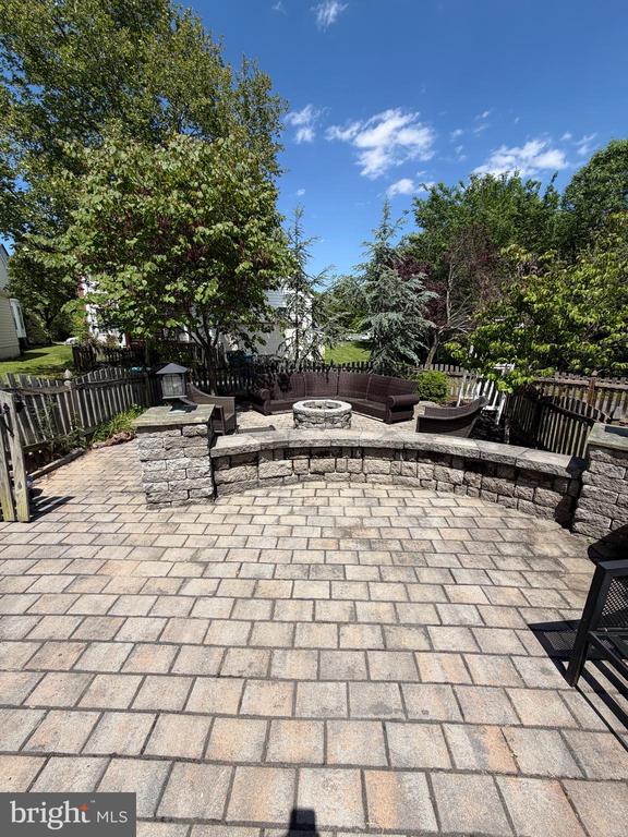 25484 HEATHFIELD CIRCLE