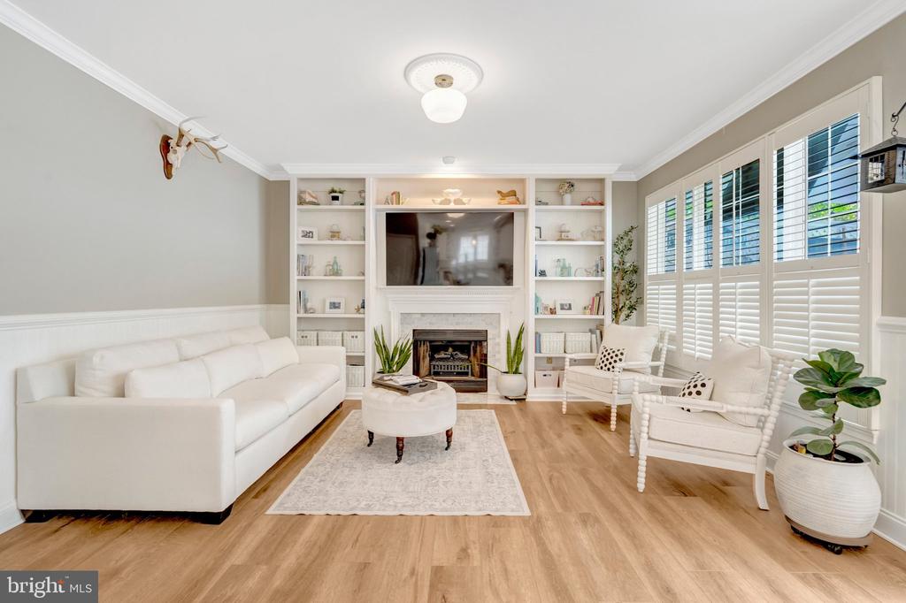 25484 HEATHFIELD CIRCLE