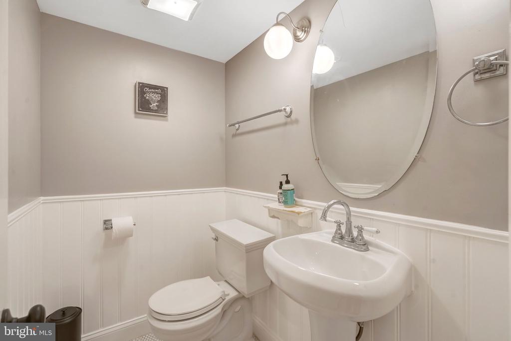 25484 HEATHFIELD CIRCLE