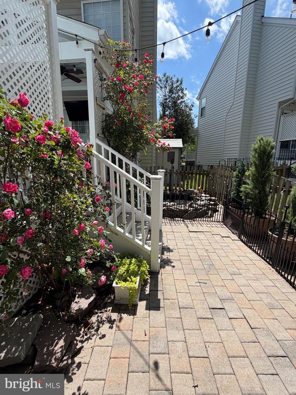 25484 HEATHFIELD CIRCLE