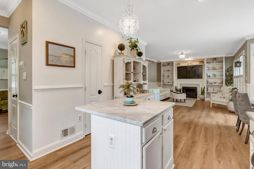 25484 HEATHFIELD CIRCLE