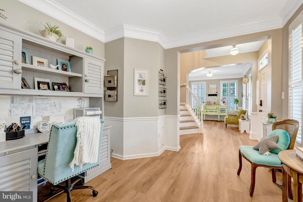 25484 HEATHFIELD CIRCLE