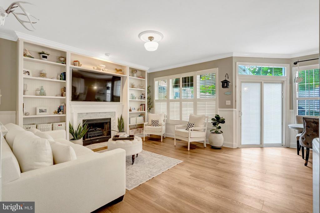 25484 HEATHFIELD CIRCLE