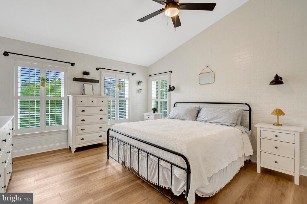 25484 HEATHFIELD CIRCLE