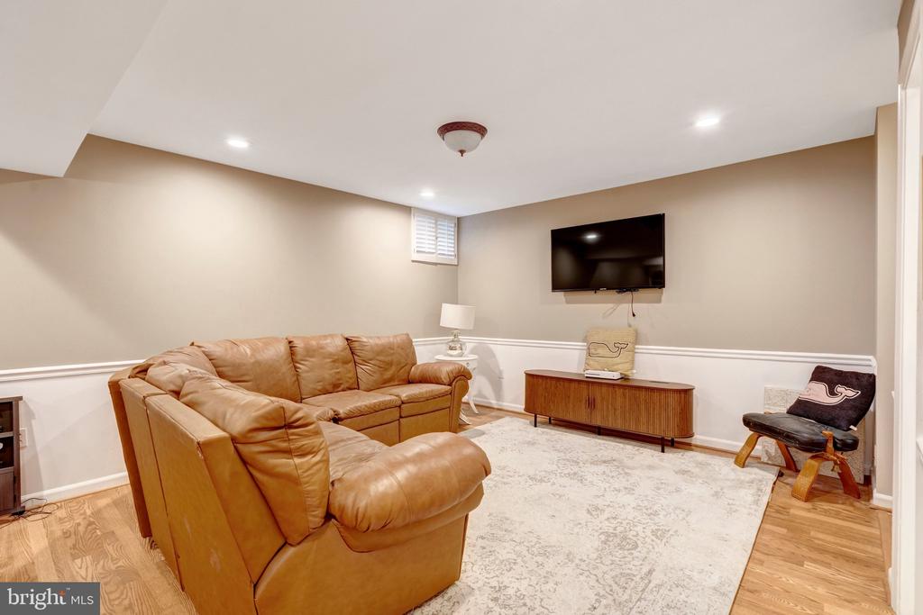 25484 HEATHFIELD CIRCLE
