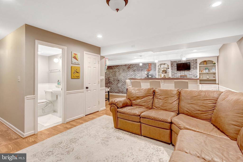 25484 HEATHFIELD CIRCLE
