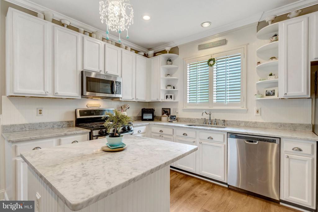 25484 HEATHFIELD CIRCLE