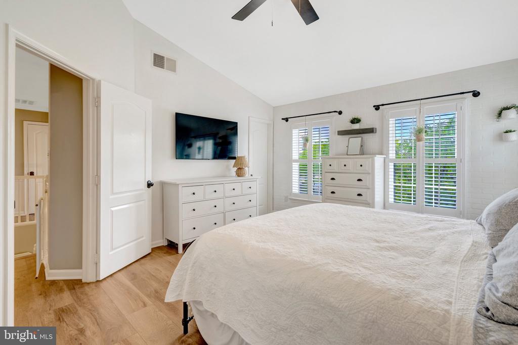 25484 HEATHFIELD CIRCLE