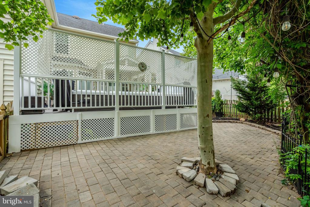 25484 HEATHFIELD CIRCLE