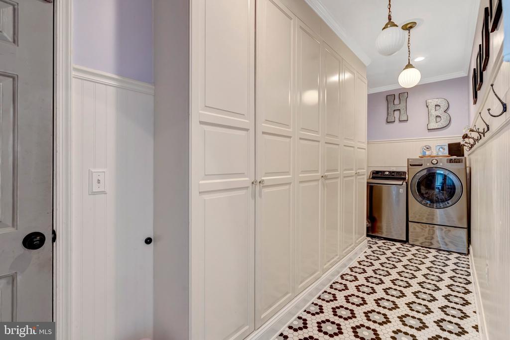 25484 HEATHFIELD CIRCLE