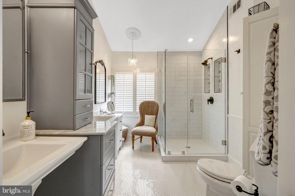 25484 HEATHFIELD CIRCLE