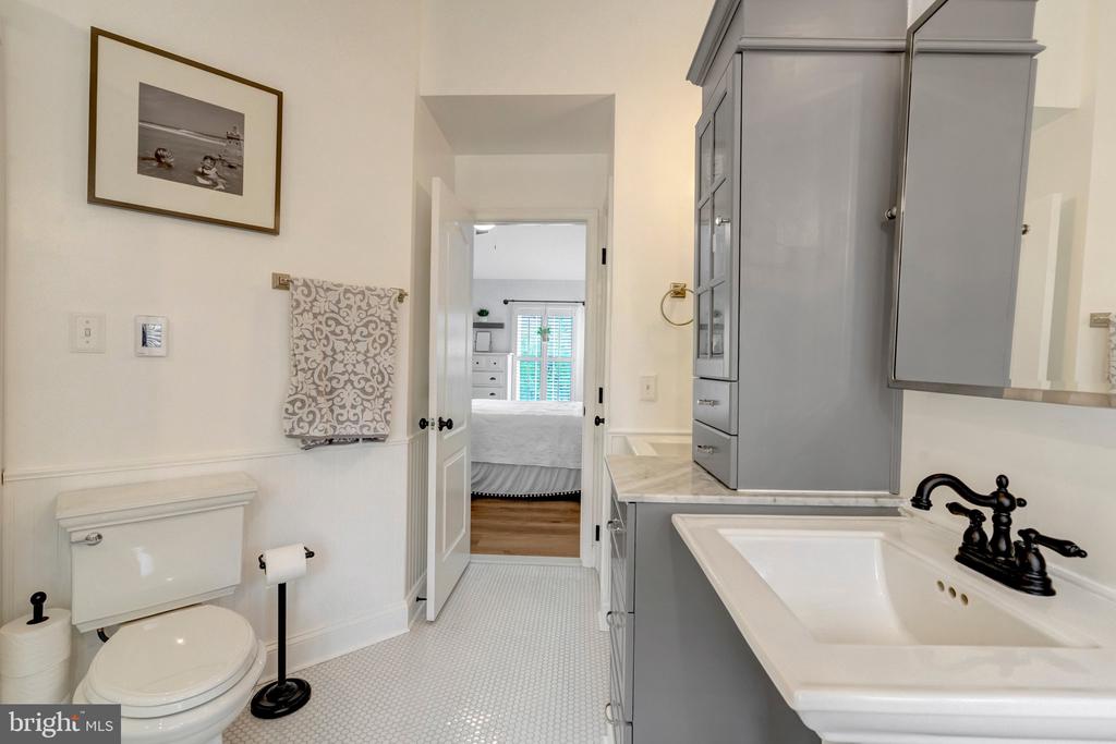 25484 HEATHFIELD CIRCLE