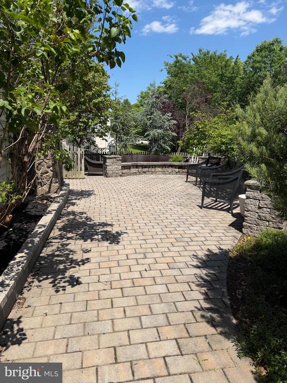 25484 HEATHFIELD CIRCLE