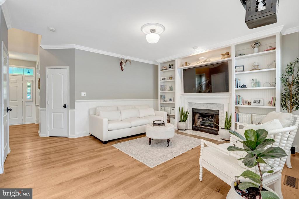 25484 HEATHFIELD CIRCLE