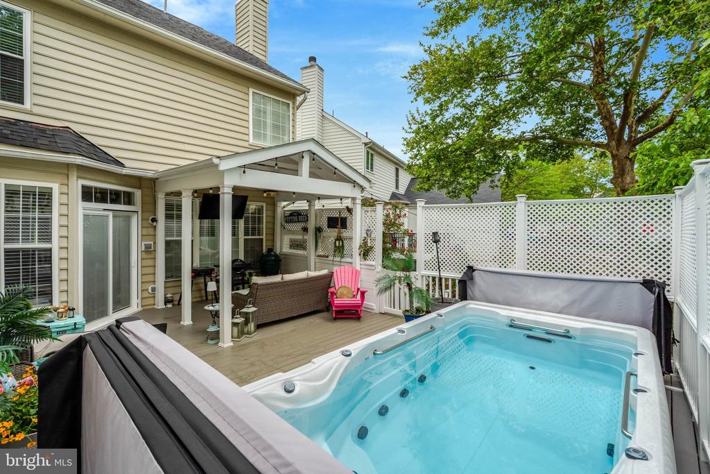 25484 HEATHFIELD CIRCLE