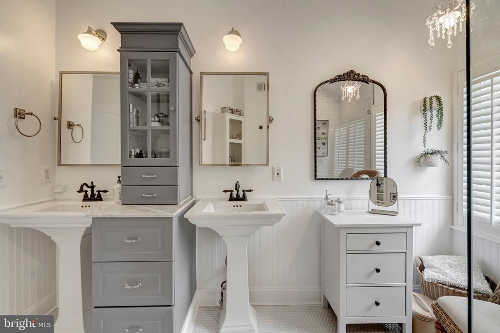 25484 HEATHFIELD CIRCLE