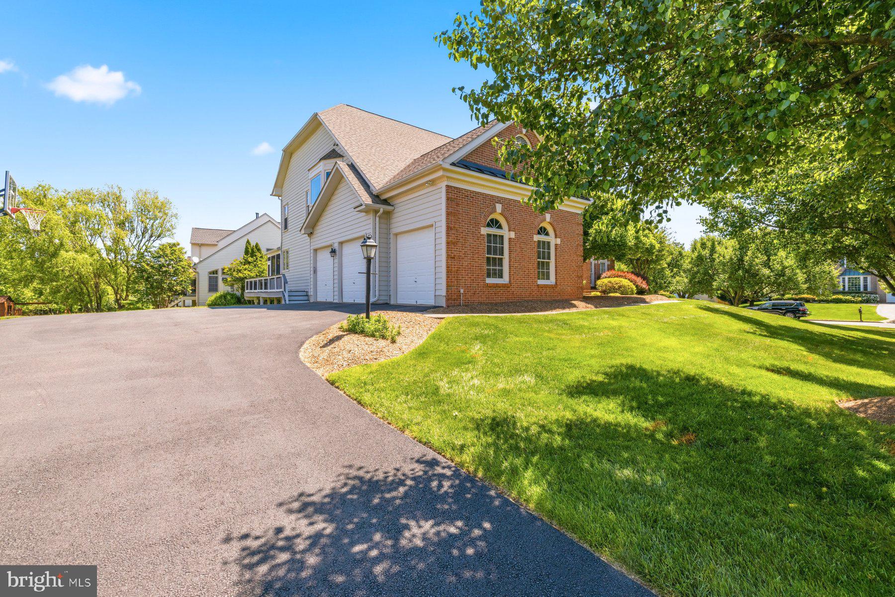 21930 BELLAIR COURT