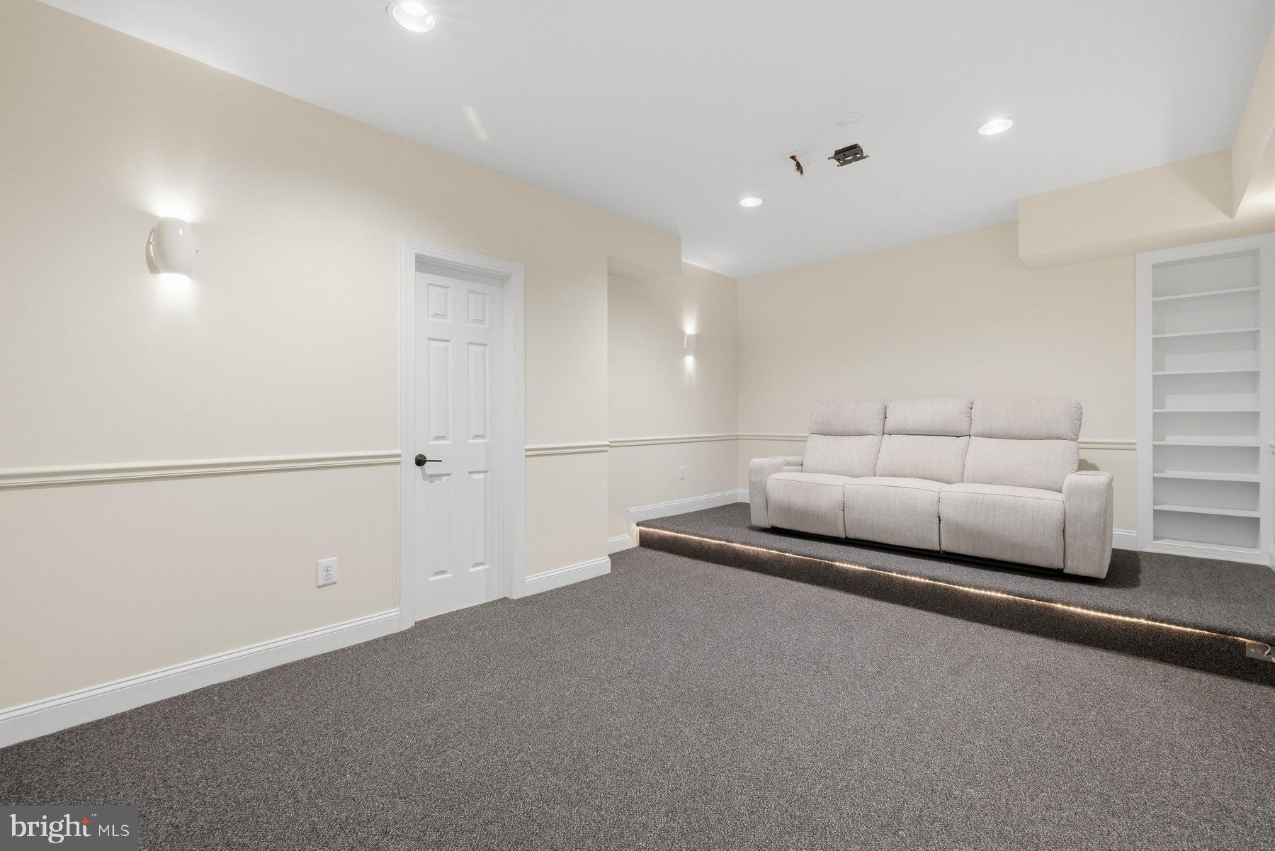 21930 BELLAIR COURT