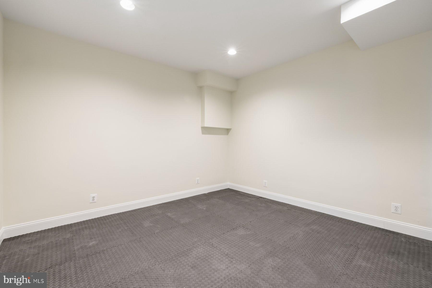 21930 BELLAIR COURT